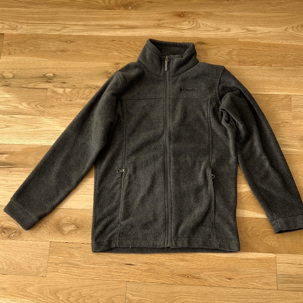 Columbia boy’s fleece jacket. Size L (14-16). Gray.